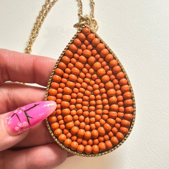 Plunder gold tone wooden beaded tear drop pendant - Picture 5 of 7